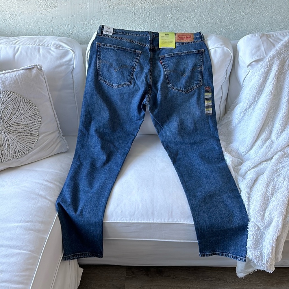 Levi’s  502 taper jeans